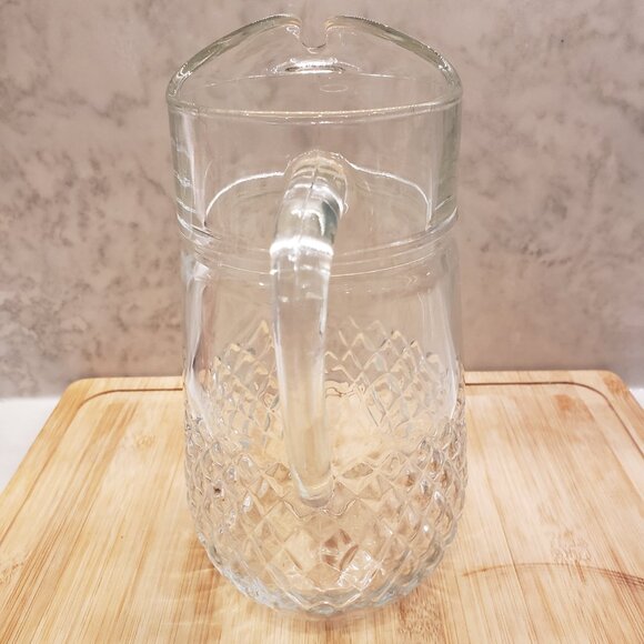 Vintage glass clear pitcher with design - Picture 4 of 8